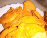 A picture of step 4 of Aloo pakore.