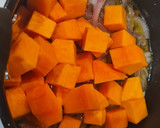 Foto del paso 7 de la receta: Albóndigas de pavo en salsa de calabaza, manzana y nueces
