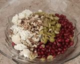 عکس مرحله 1 از دستور سالاد انار و زیتون