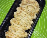 Foto langkah ke 7 dari resep Garlic Cheese Bread.