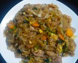 Foto langkah ke 5 dari resep Kwetiau goreng baso.