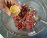 Foto del paso 4 de la receta: Ternera macerada en mostaza