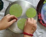A picture of step 12 of Palak paneer rose momo.