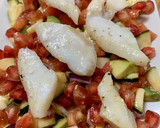 Foto del paso 2 de la receta: Bacalao al vapor con picadillo de granada