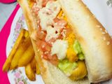 Perro caliente vegano con aderezos vegetales 🥕🥑