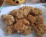 Foto langkah ke 4 dari resep Bola-bola mie instant.