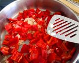 Foto del paso 3 de la receta: Merluza en salsa de pimiento rojo