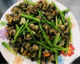 Hình bước làm 3 của món Sò điệp xào măng tây
