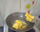 कद्दू की खट्टी मीठी सब्जी(Kaddu ki khatti meethi sabzi recipe Hindi) रेसिपी चरण 3 फोटो