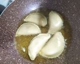 मावा और सूजी का गुजिया (mawa aur sooji ka gujiya recipe in Hindi) रेसिपी चरण 7 फोटो