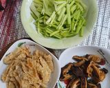 沙茶豆皮鮮菇炒芹菜的食譜步驟1照片