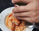 รูปขั้นตอนการทำที่ 3 ของ ยำบะหมี่ปลากระป๋องไข่ลวกยางมะตูม