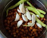 A picture of step 3 of Pigeon peas muthiya.