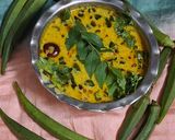 A picture of step 8 of Bhindi kadhi.
