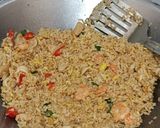 Foto langkah ke 3 dari resep Nasi Goreng Seafood.