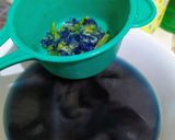 Foto langkah ke 2 dari resep Puding bunga telang.