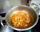 A picture of step 5 of Bhounwa kadu chicken.