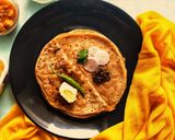 A picture of step 5 of Aloo paratha.