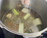 Foto del paso 5 de la receta: Caldo de verduras (que luego congelo)