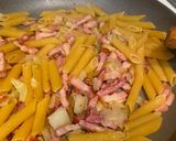 A picture of step 2 of Pasta with Leek, Bacon, and Mushrooms.