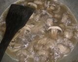 Foto langkah ke 6 dari resep Tumis Ayam Jamur Berkuah.
