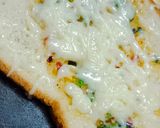तवा गार्लिक चीज़ ब्रेड (tawa garlic cheese bread recipe in Hindi) रेसिपी चरण 1 फोटो