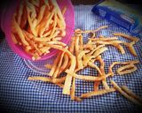 Foto langkah ke 5 dari resep 36. Stik Bawang Keju.