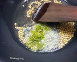 A picture of step 3 of Samosa.