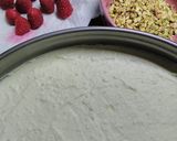 Málnás pisztáciás túrós mascarponés sütés nélküli torta!😊🍰 recept fázis 4 fotója