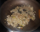 Foto del paso 5 de la receta: Pollo en salsa con champiñones