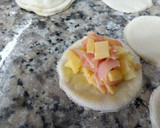 Foto del paso 3 de la receta: Sorrentinos de jamón y queso