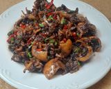Foto langkah ke 4 dari resep Sotong Tumis Cabe Bawang.