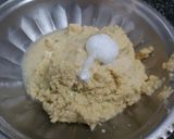 A picture of step 4 of LowFat Delhi's Speciality Ram Ladoo & Spicy Green Chutney.