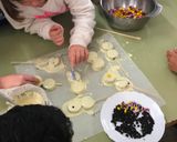 Foto del paso 7 de la receta: Muñecos de Navidad