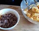 Foto del paso 3 de la receta: Pastel de carne y curry con puré de patata y zanahoria