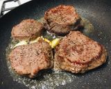 Mustáros Bélszínsteak, burgonyapürével, szarvasgomba “kaviárral” recept fázis 2 fotója