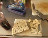 Foto del paso 3 de la receta: Almuerzo de lunesss, con pan de masa madre verdadero, con solo un poquito de trampa