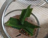 Foto langkah ke 3 dari resep Wedang teh PaKur (Pandan kurma).