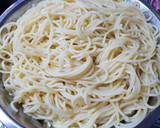 Foto del paso 2 de la receta: Espaguetis a la carbonara con queso!!🍝😋🍴