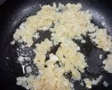 Foto del paso 2 de la receta: Muslos de pollo rellenos con salsa de setas
