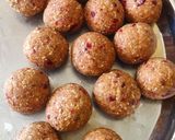 A picture of step 5 of Gond laddu (poppy seeds).