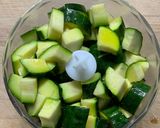 Foto del passaggio 2 della ricetta Rigatoni con Pesto di Zucchine e Speck