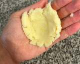 Foto del paso 2 de la receta: Bombas de papa 💣🥔 rellenas de jamón y queso