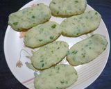 A picture of step 3 of Aloo tikki roll.