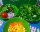 Foto langkah ke 1 dari resep Tumis sawi warna warni.