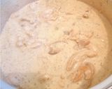 Tejszínes kapros - gombás csirke rizzsel recept fázis 4 fotója