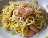 Foto del paso 6 de la receta: Espaguetis con colas de langostinos al ajillo