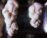 Foto del paso 7 de la receta: *BERNER ZŰPFE* (Trenza Bernesa)