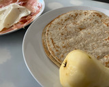 Foto del paso 1 de la receta: Wraps de jamón y queso con pera: sorprendente!!