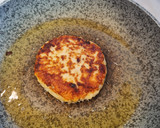 Foto del paso 8 de la receta: Hamburguesa de pollo al curry, cebolla caramelizada, queso-bacon